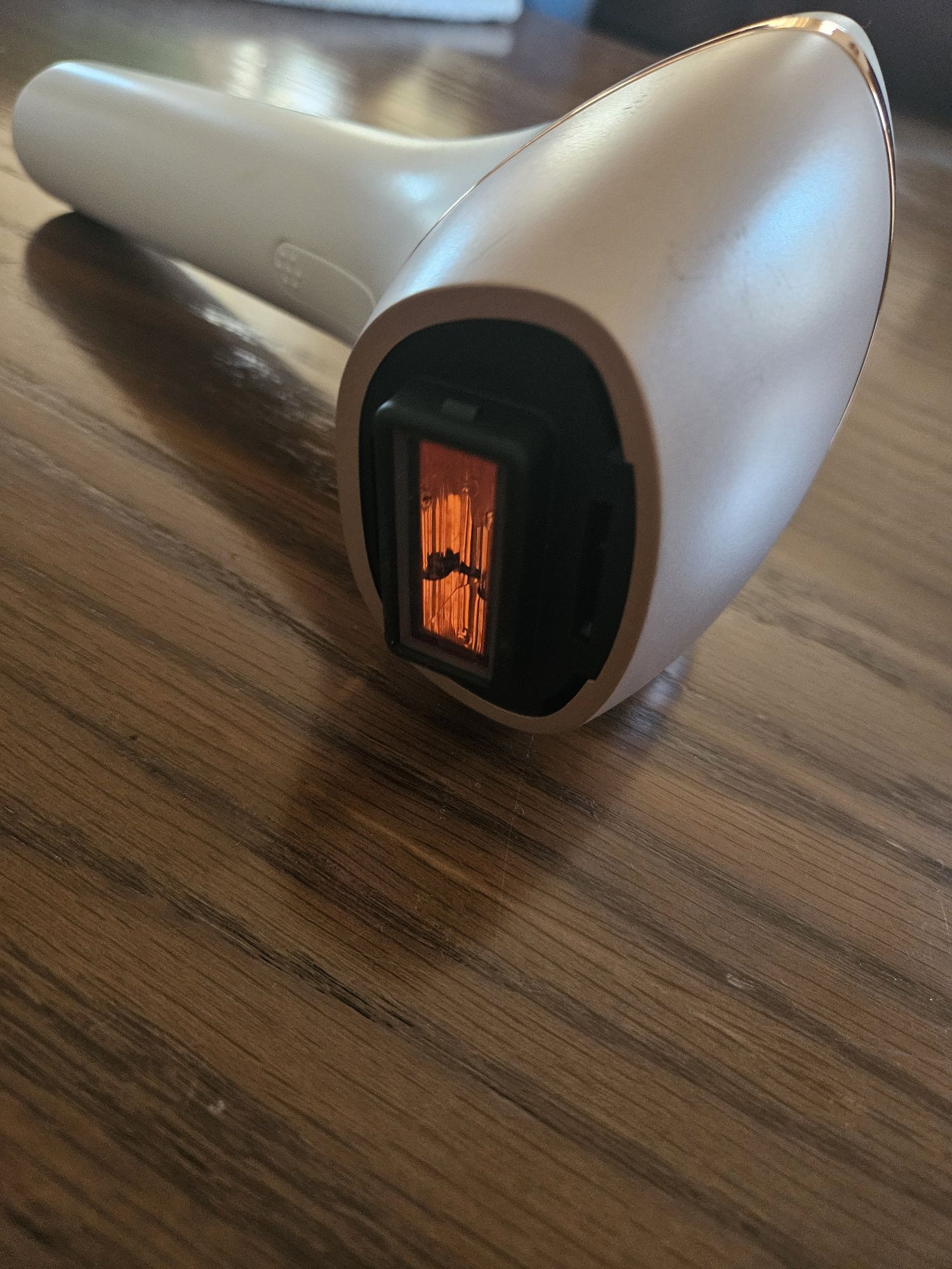 Фотоепилатор Philips Lumena Prestige IPL