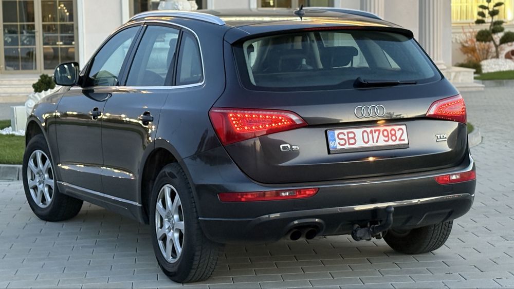 Audi Q5 2.0TDI 150CP Quattro /
