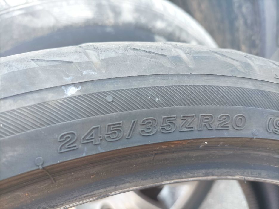 Продавам гуми BRIDGESTONE летни спорт пакет 275/30RZ20 и 245/35RZ20