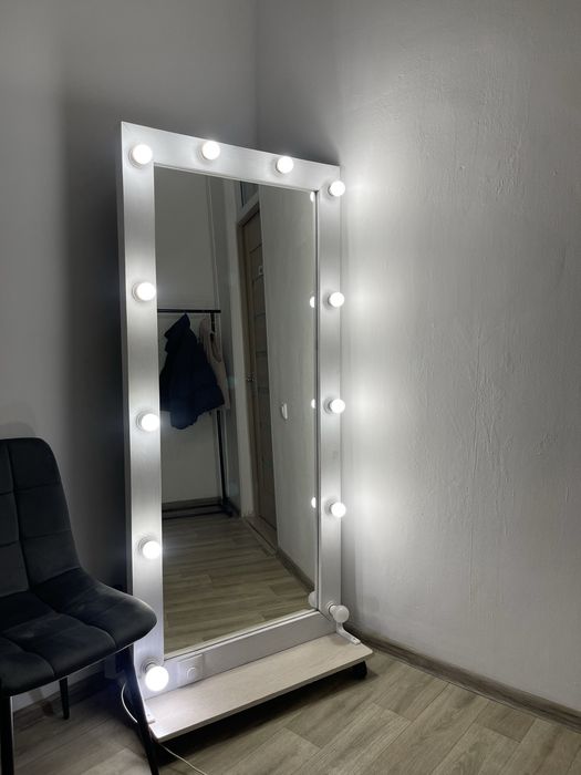 Зеркало для кабинетов и салонов