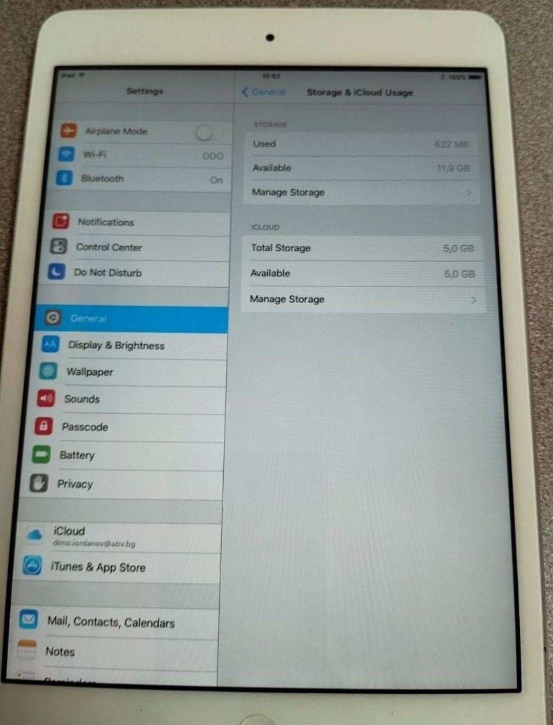 Таблет Apple iPad Mini Wi-Fi 16GB iOS 9.3.5 7.9 инча Dual Core 1.0 GHz