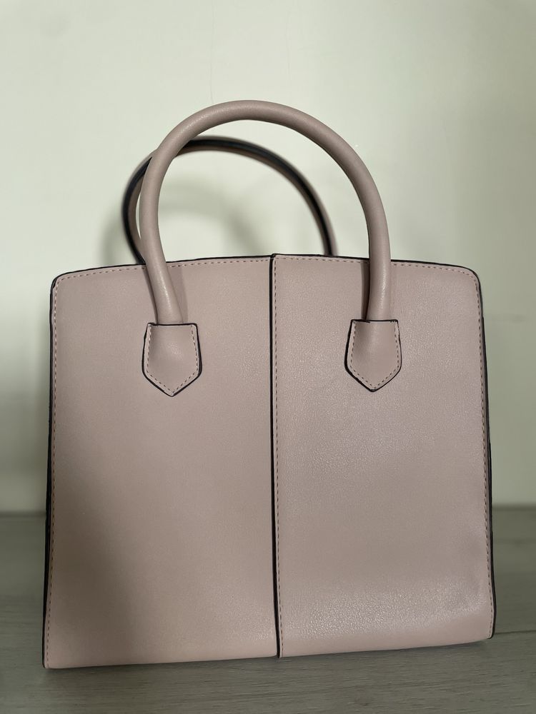 Чанта Bershka в розово