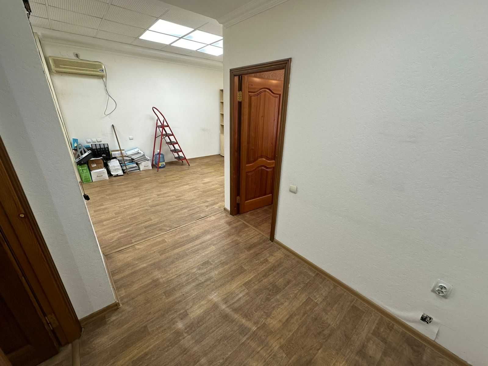 2-комнатная квартира, 50 м², 1/3 этаж, добролюбова 23