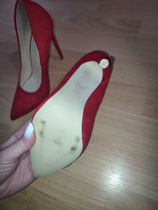 Pantofi cu toc înalt