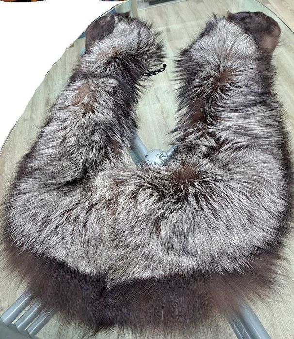 Голяма яка от естествен косъм