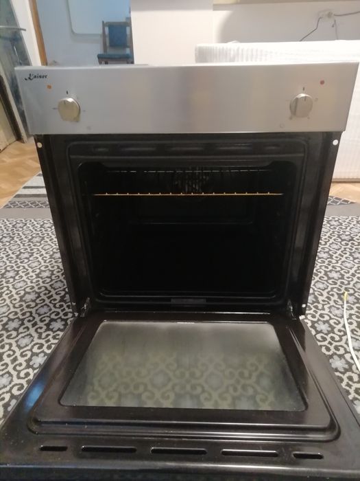 Продам срочно духовку и смеситель