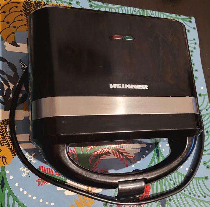 Sandwich maker Heinner