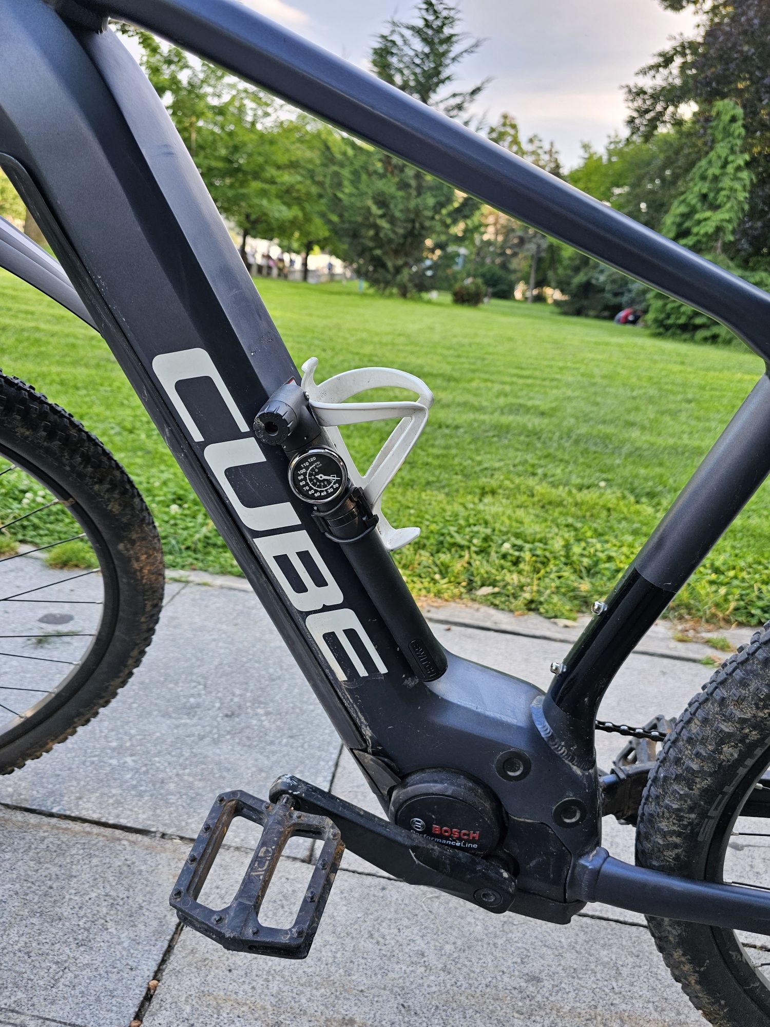 Cube 2021 електрическо колело e-bike