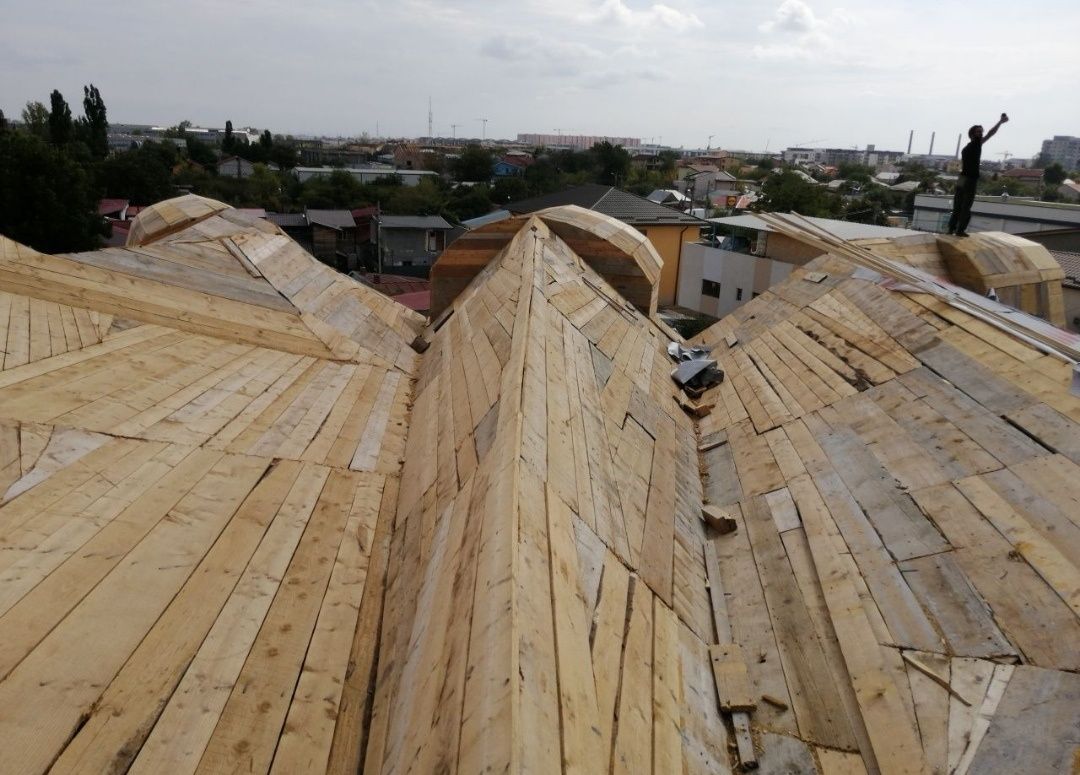 Montaj acoperis velux tigla metalica bilka velux jgheaburi