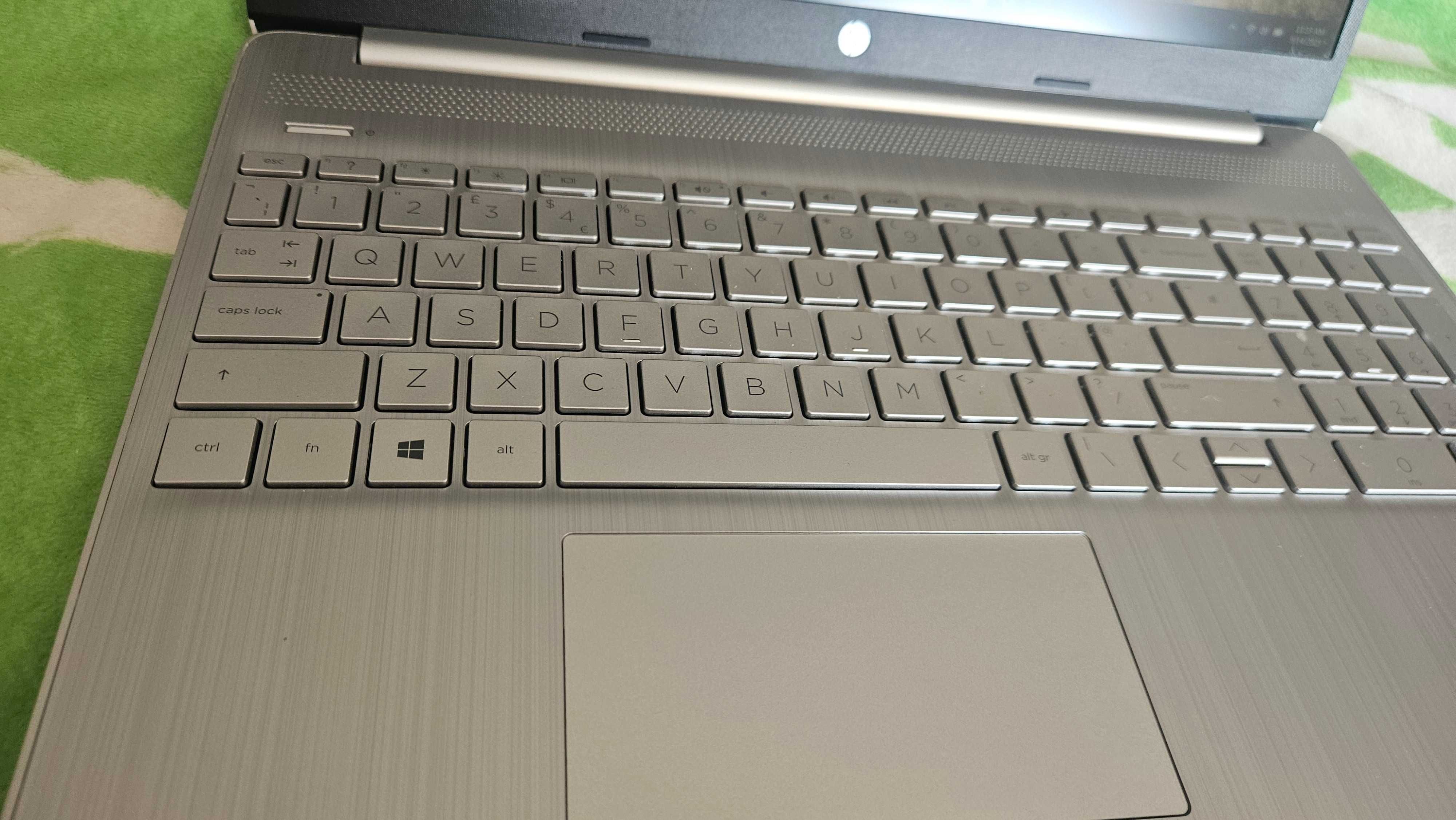 HP 15s-fg4xxx Intel i5 1155g7 12gb RAM 256gb SSD NVMe