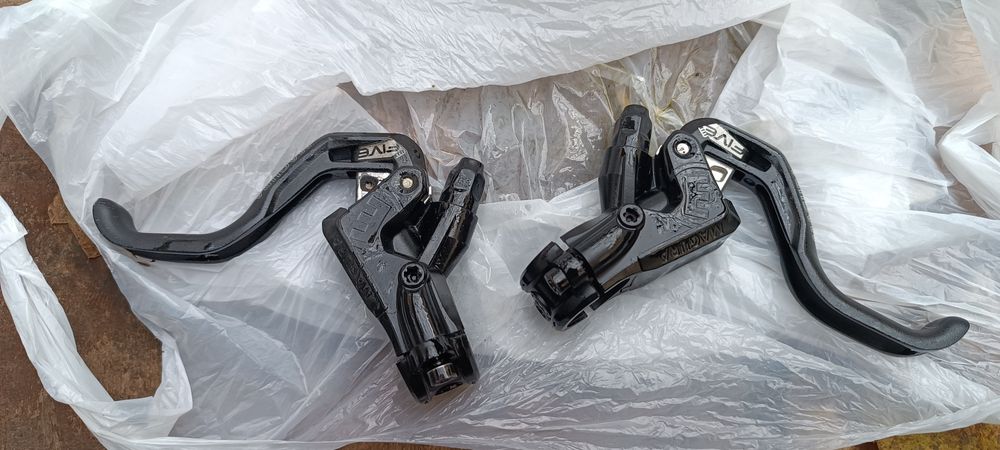 Vând frâne Măgura MT5