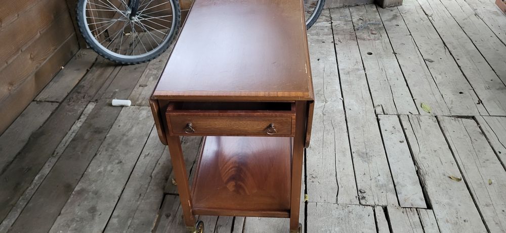 Vand mobilier lemn,masuta cafea,comoda cu sertare s.a