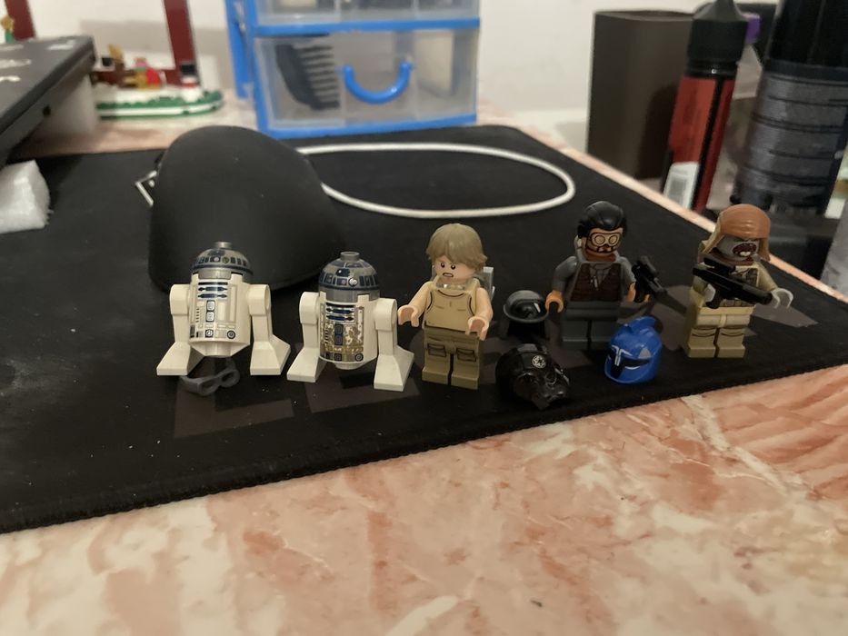 Vand seturile lego star wars 75082 si 75248 si mini figurine