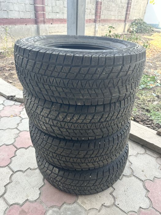 Комплект зимних шин Kapsen 265/65/17