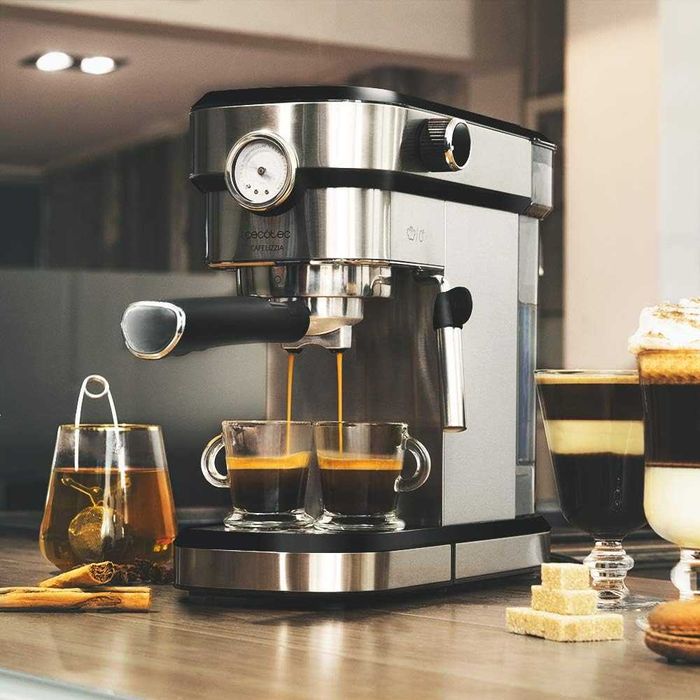 Кафемашина Cecotec Cafelizzia 790Pro, 1350W, 20Bar,разпенител за мляко