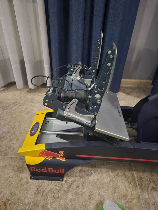 Седалка за симулатор Red Bull