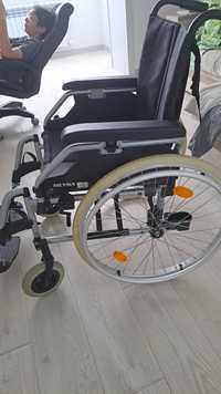 Продам инвалидную коляску MEYRA