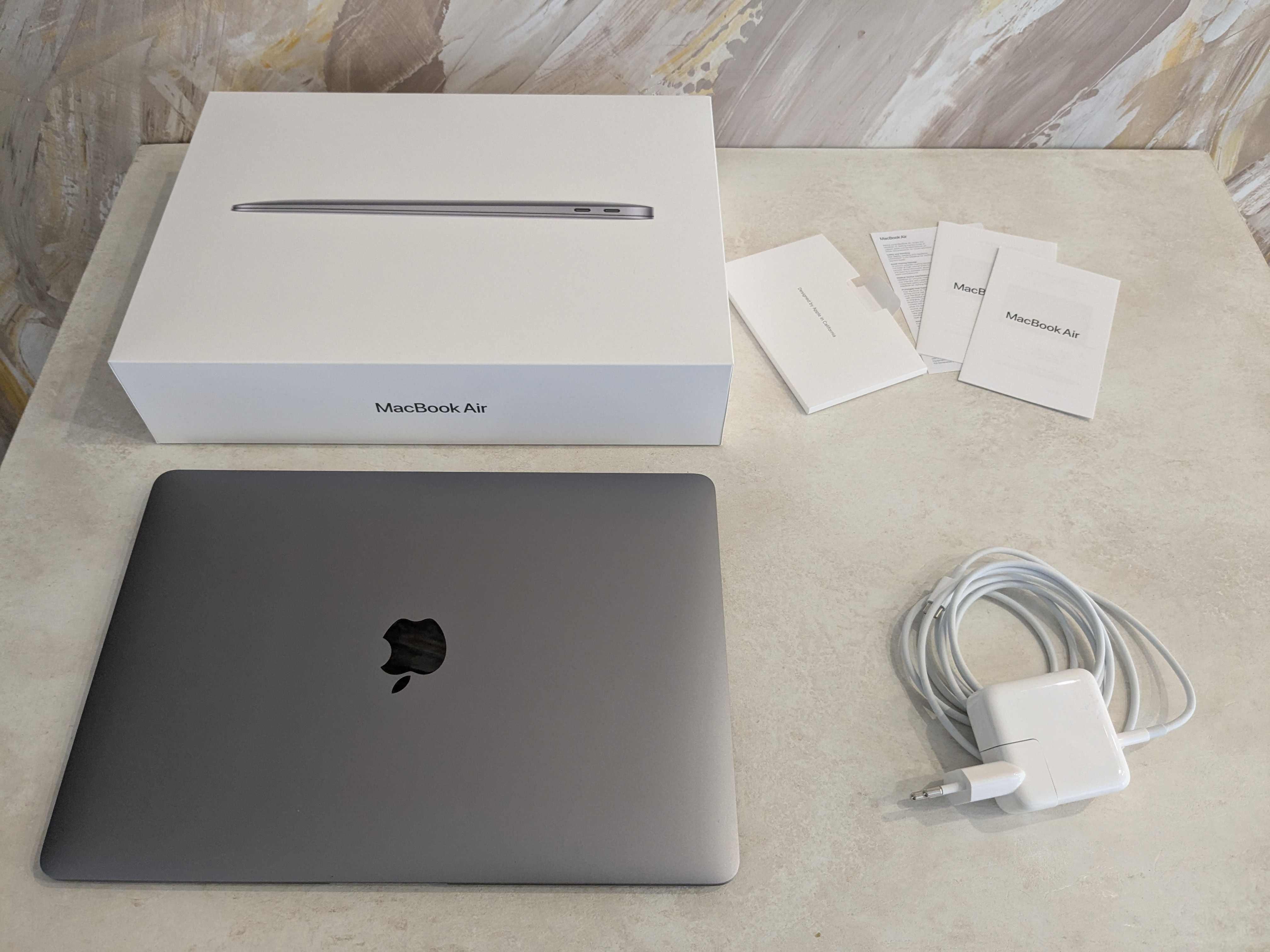 MacBook Air M1 8GB