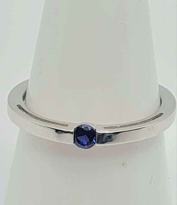 Inel din aur galben de 9k cu safir