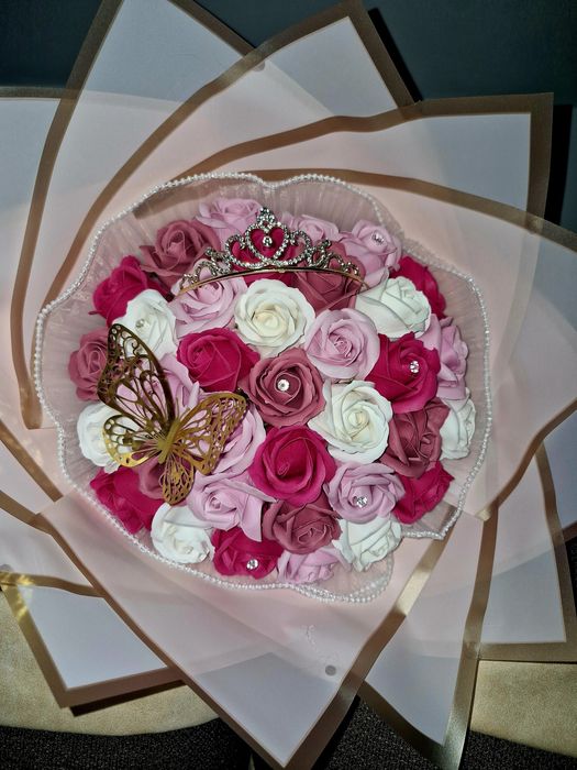 Buchete de trandafiri de sapun si aranjamemte florale