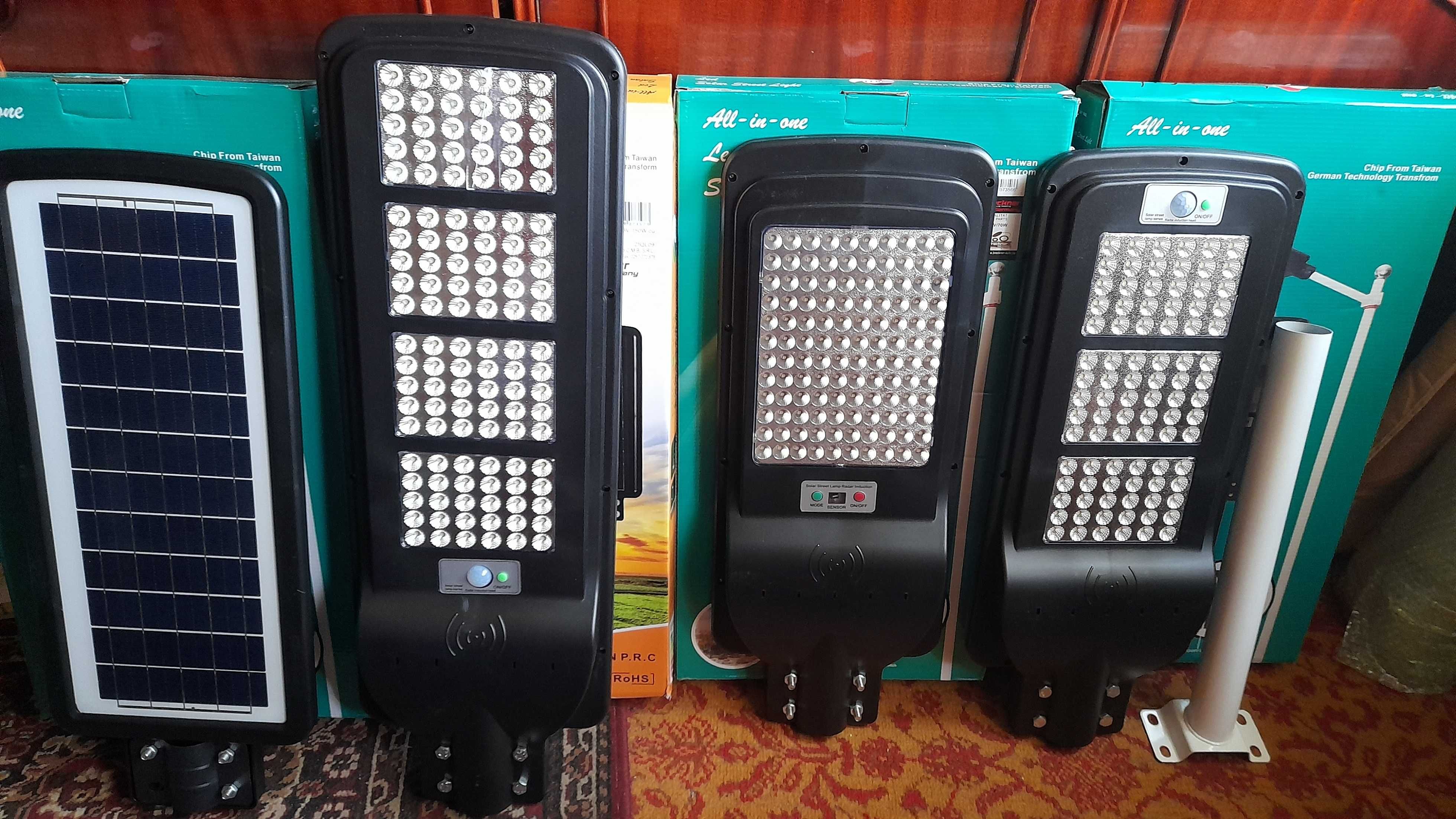 Lampa Stradala Solara Proiector 300w senzori, telecomanda teava suport