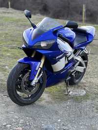 Yamaha R1 1000 cc