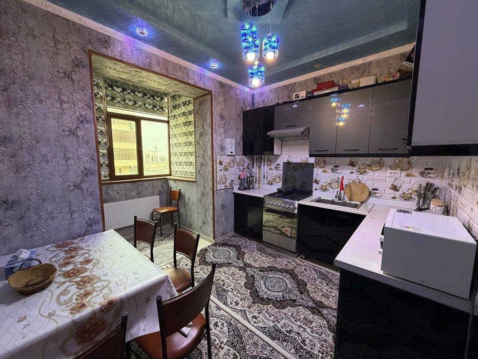 Продаётся 2х комн квартира на 2 этаже 6 микрорайон Мебель Файз