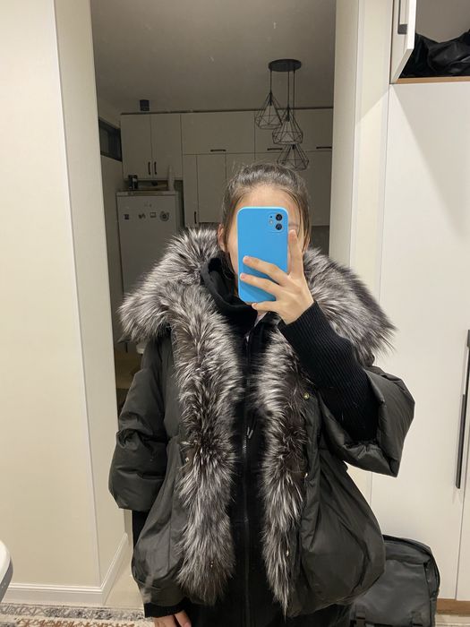 Зимняя короткая куртка с мехом