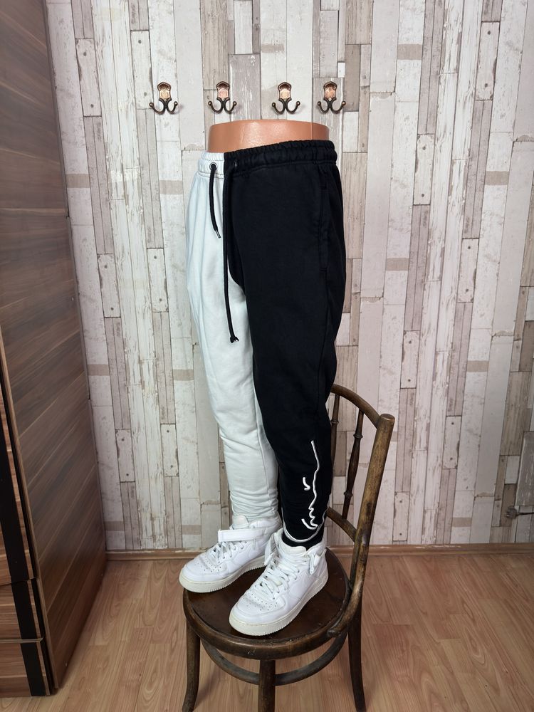 Pantaloni pants joggers sweats Karl Kani cu patent alb negru bumbac