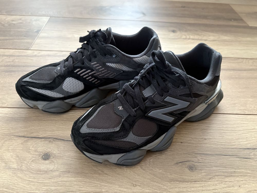 Оригинални New Balance 9060 , черни, мъжки, 44 номер