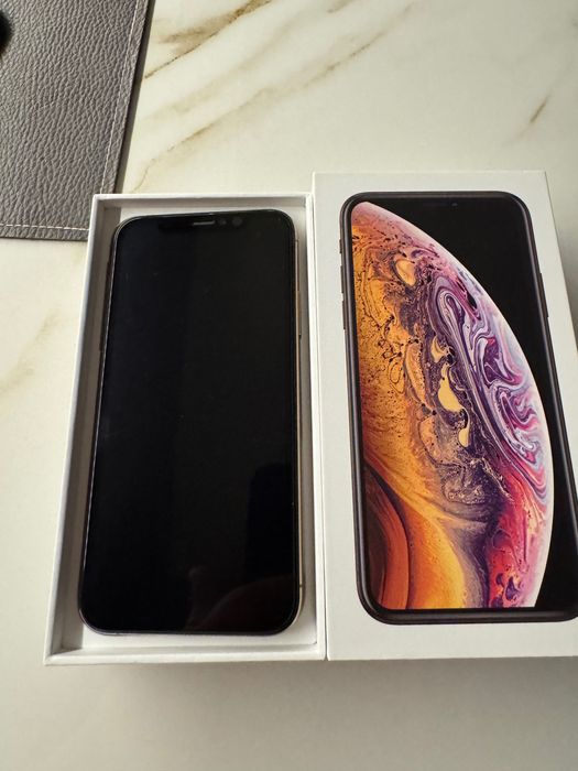 Iphone XS 256G с подарък два калъфа и батерия 78% живот.