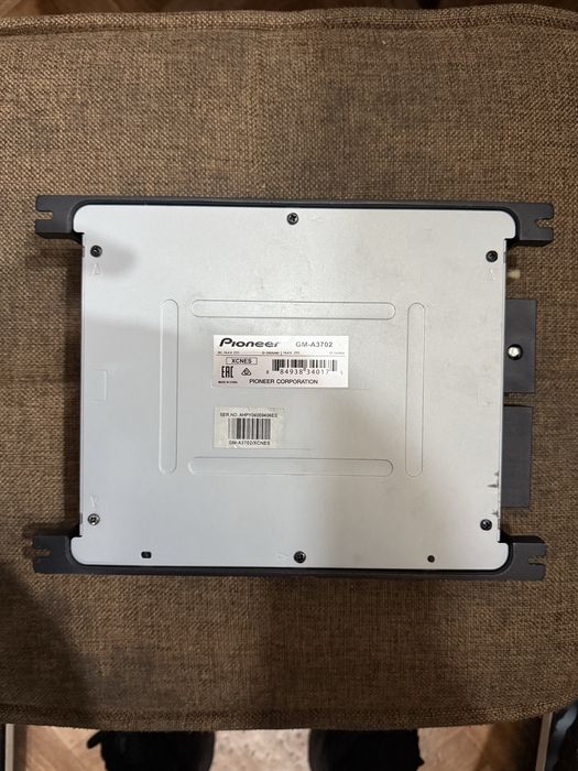 Pioneer 500w 2 ta kanal b/u aybi yoq