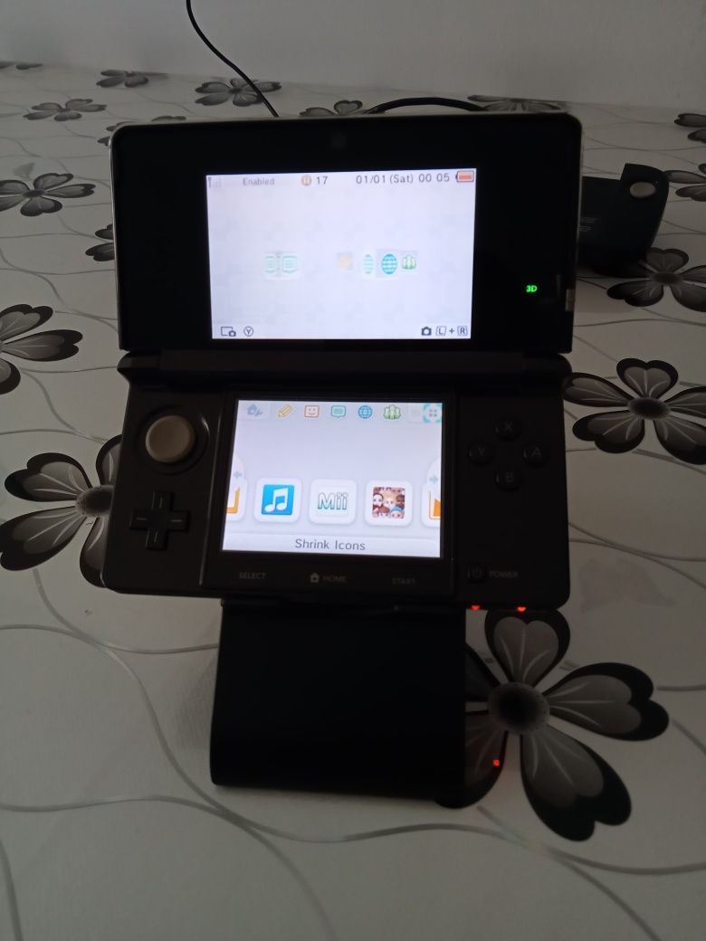 Vănd NITENDO 3DS Console portabil este nou