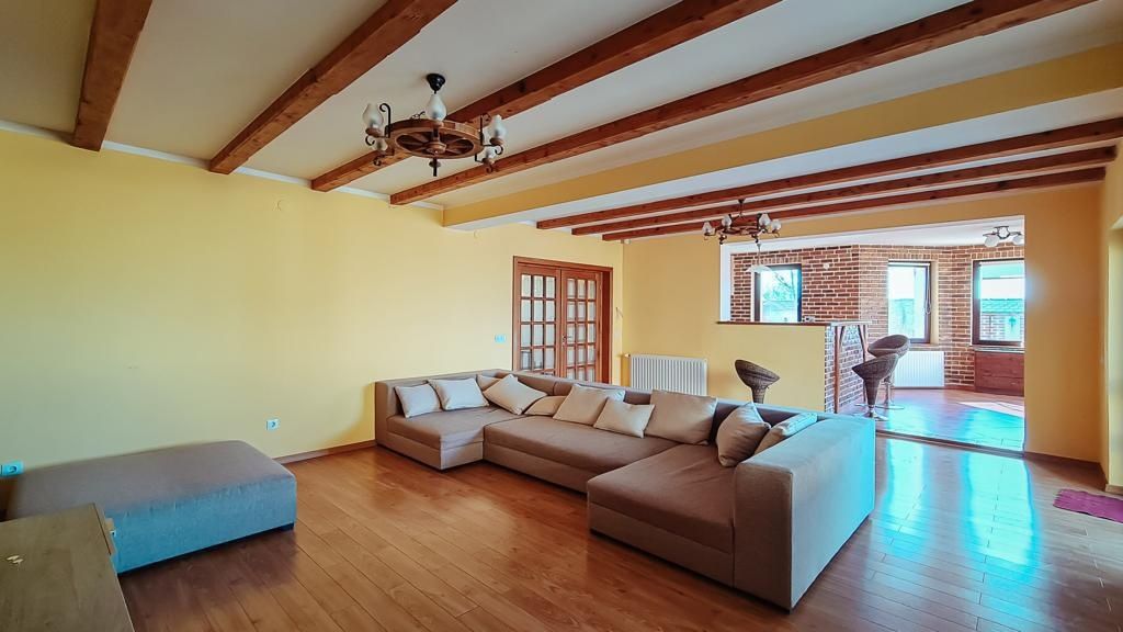 Inchiriere casa 5 camere