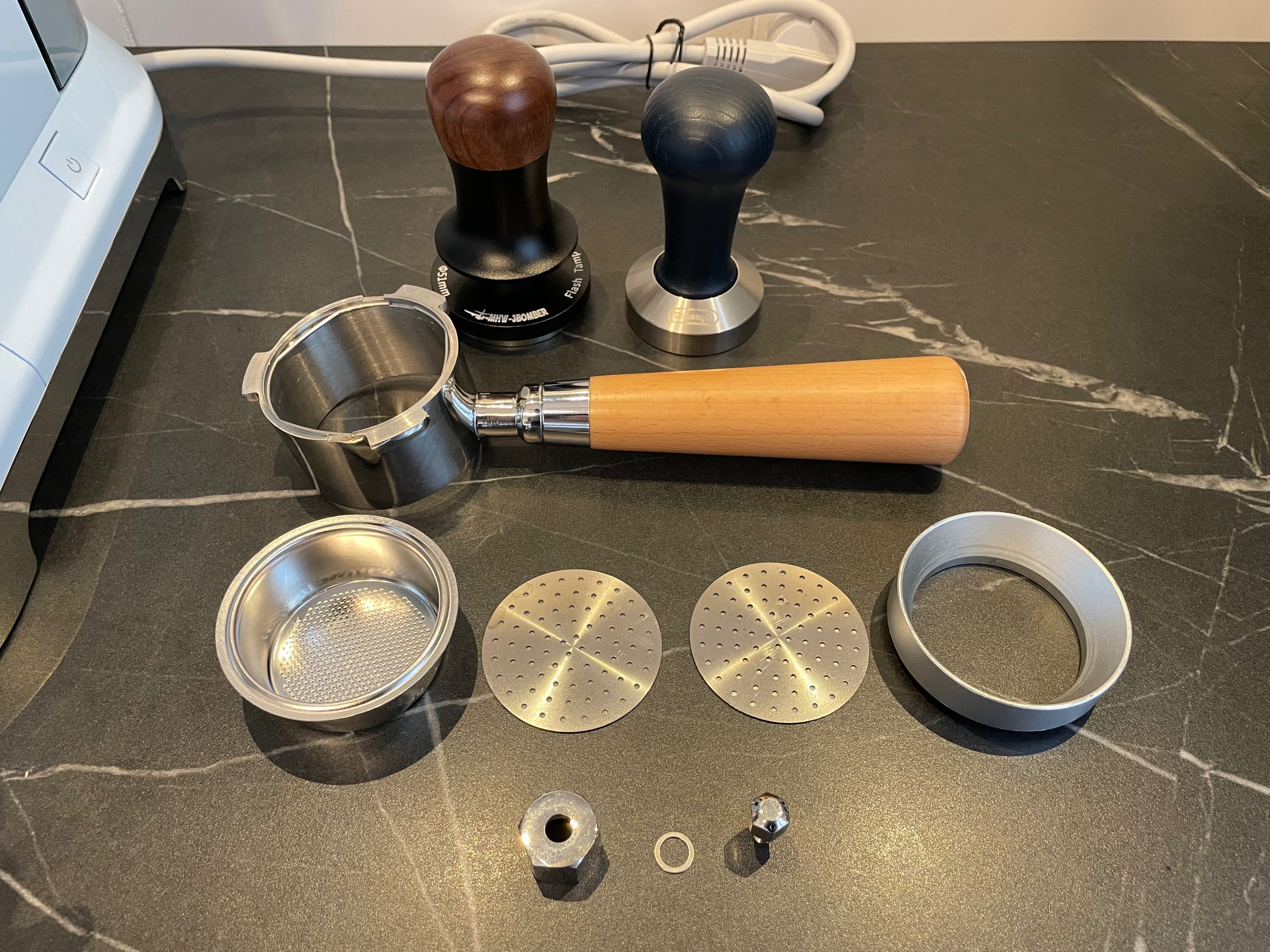 Espressor Smeg ECF01PBEU - stare excelentă + accesorii premium incluse