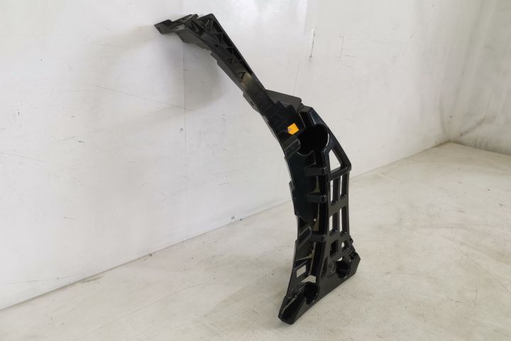 Порше Макан / Porsche Macan Оригинален заден буферен държач в добро съ