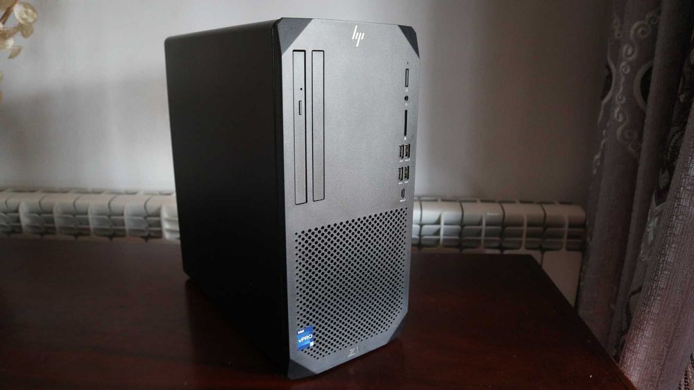 Sistem Desktop HP Z1 G9 Tower Intel Core i9-14900 32GB 1TB SSD RTX4060