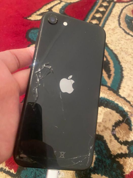 Айфон се 128гб сатылады