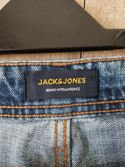 Blugi scurti barbati