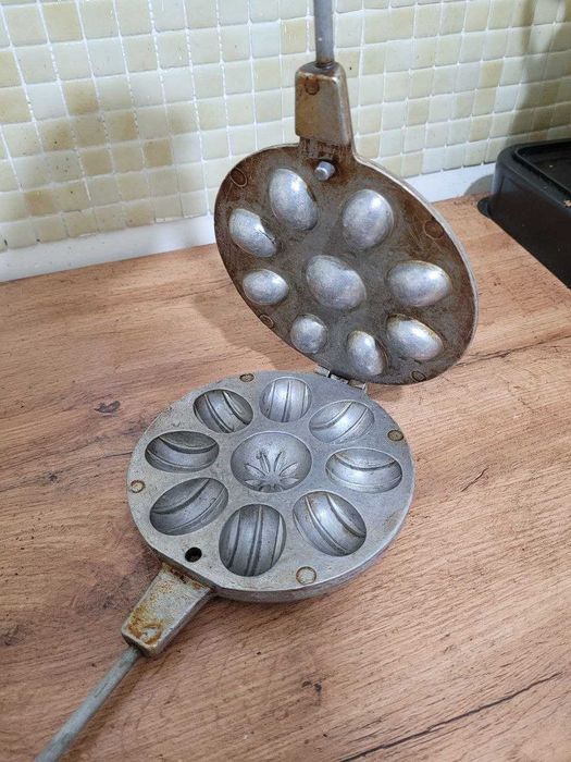 Форма для выпечки печенья "орешков". Орешница