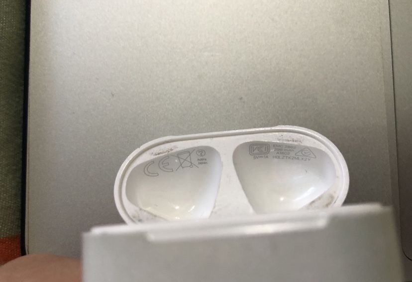 AirPods Apple Gen 2 – Originale, cu cutie – 274,99 lei NEGOCIABIL