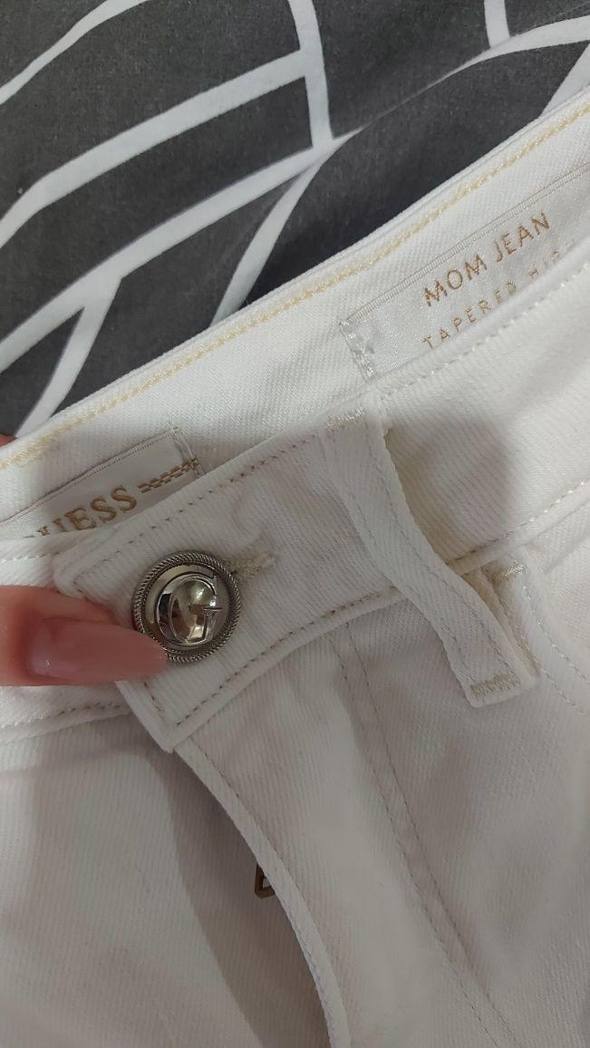 Бели дънки Guess