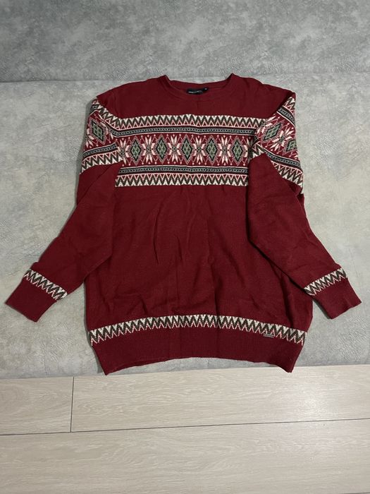 В продаже кофты и толстовки