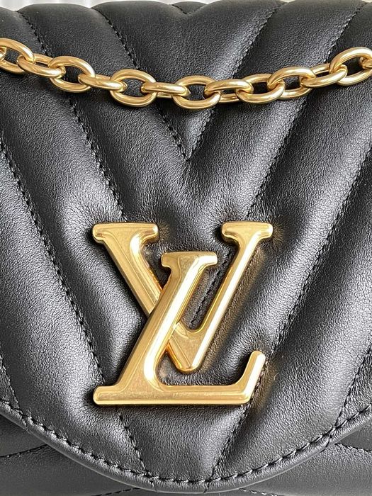 Geanta Louis Vuitton New Wave 24cm negru, tip Premium