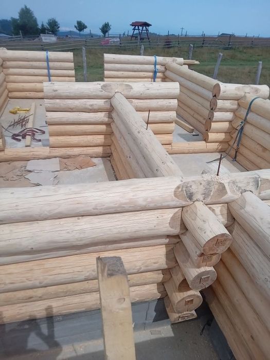 Facem case din lemn rotund vindem sau schimb cu auto