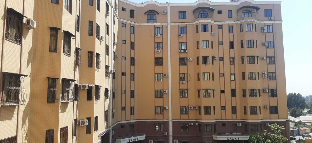 Parkentkiy. Golden haus