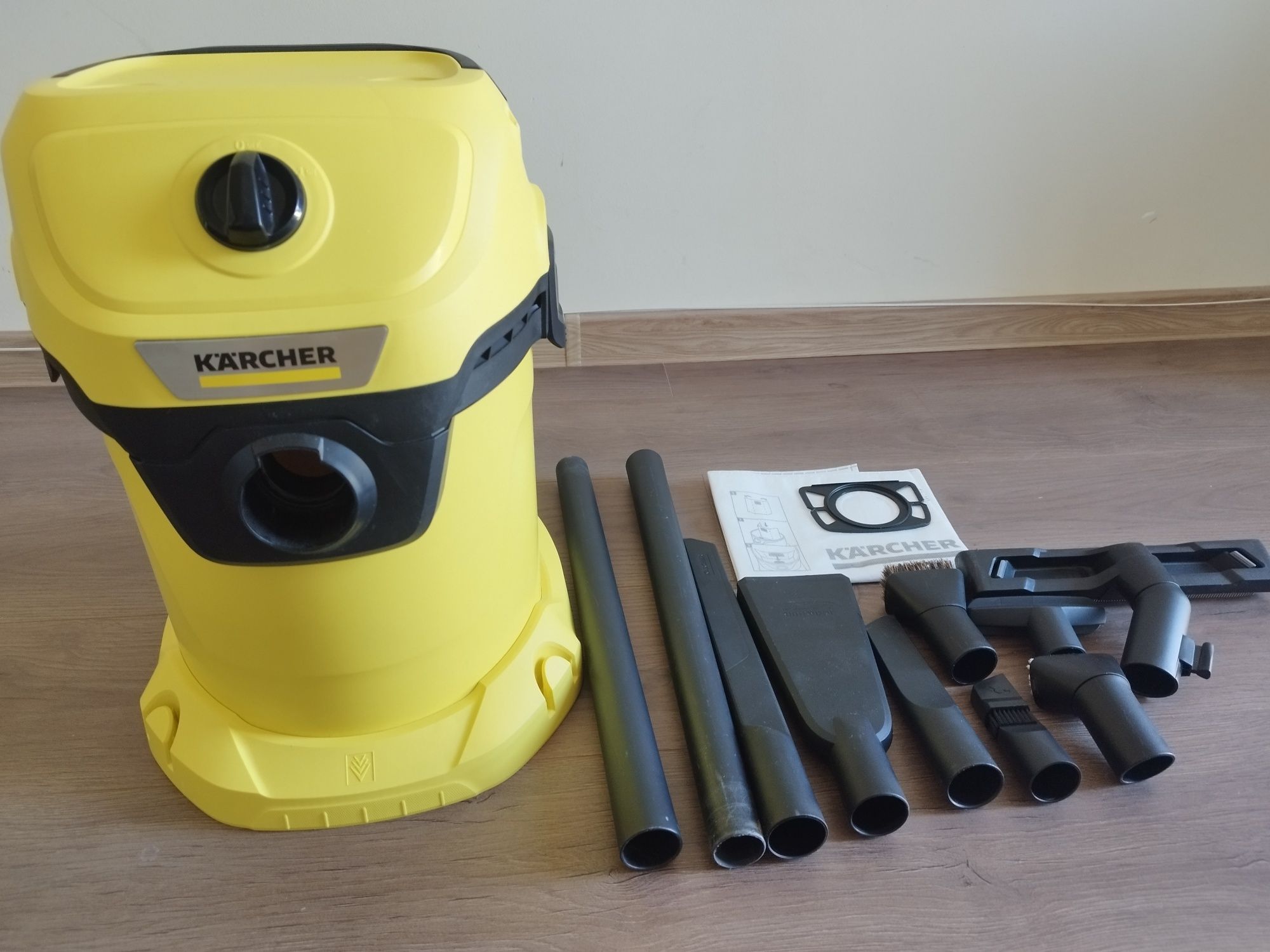 Мултифункционална прахосмукачка Karcher WD 3 V-17/6/20 Car