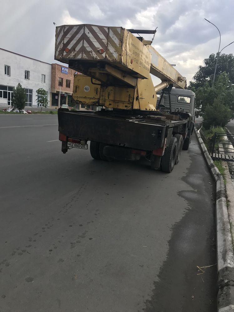 Avtokran galichanin 25 tonna