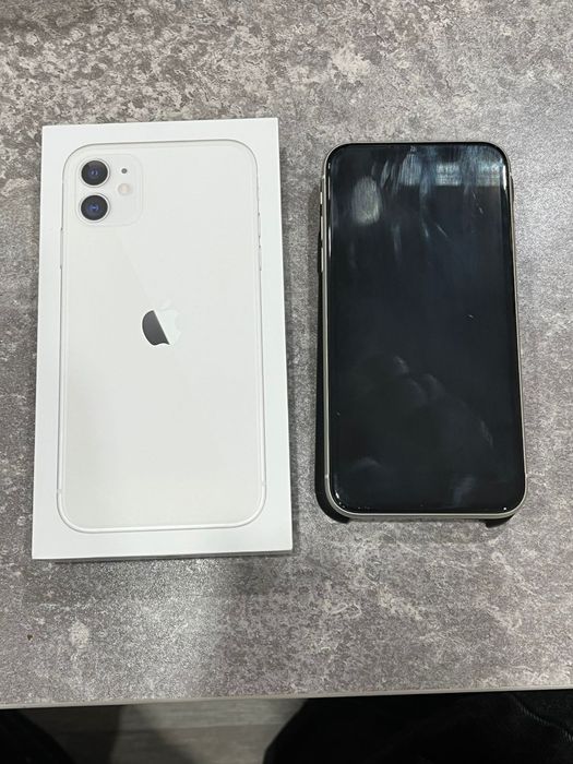 iPhone 11 в хорошем состоянии
