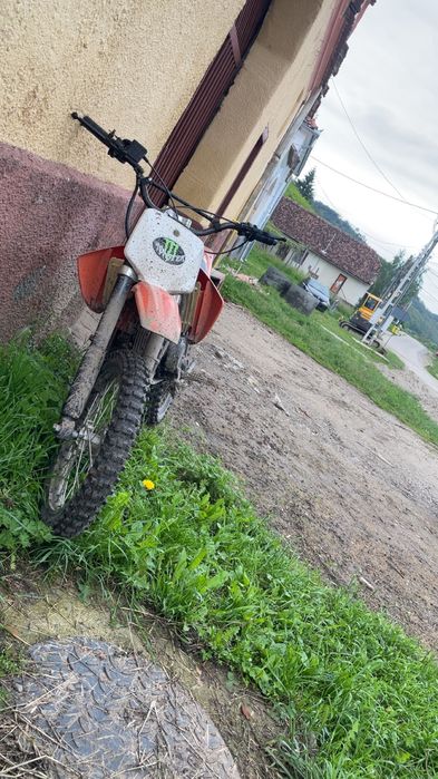 Vând crosss 125.